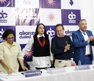 Natasha Rojas Unidad Popular, Gabriela Rivadeneira de RC, Gustavo Vallejo de Partido Socialista y Christian Torres del Movimiento Todos.