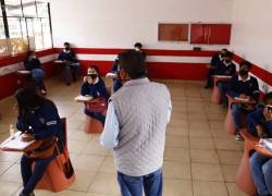 Ministra aclara que los estudiantes de la Sierra y Amazonía no perderán el año.