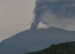 Advierten de posible caída de ceniza volcánica en dos provincias de Ecuador