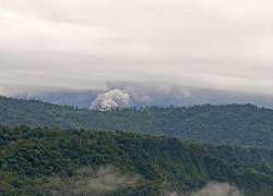 Actividad del volcán Sangay es alta: sostiene nube de ceniza sobre varias provincias