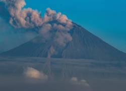 Reportan caída de ceniza por actividad del volcán Sangay