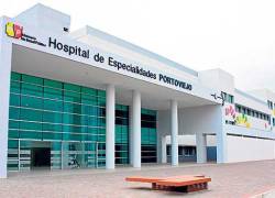 Ataque armado en exteriores de hospital en Portoviejo: sicarios disparan a familiares de heridos y a un guardia