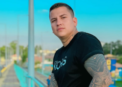 El activista ecuatoriano Andrés Andrade, conocido como “Andrés Rescata”, fue hallado sin vida en Colombia tras varios días de desaparición.