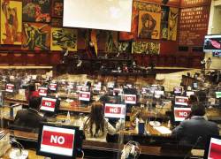 Se suspende la primera sesión de la nueva Asamblea sin elegir autoridades