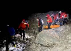 Tres excursionistas mueren al caer en una grieta del volcán Antisana