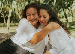 Imagen referencial de una madre junto a su hija.