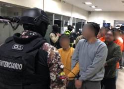 Desde la cárcel de El Inca, ubicada en Quito, los internos fueron llevados en buses hacia el Centro de Privación de Libertad Cotopaxi N°1, en Latacunga.