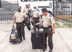 Ecuador integra primeros 338 policías de 30.000 nuevos para frenar el crimen