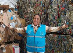 Laura Hidalgo, recicladora de base por más de veinte años, será apadrinada por FEMSA Salud en el marco de la alianza con Enkador.