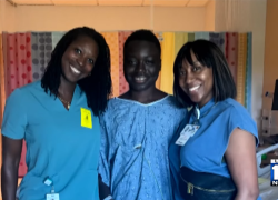 David Dieurestil se reencuentra con las dos mujeres que le salvaron la vida.