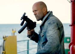 Fotografía que muestra al aclamado actor Jason Statham interpretando a Cole Reed.