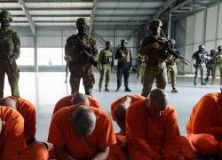 Fotografía de presos que fueron trasladados a la Cárcel del Encuentro, en la provincia de Santa Elena.