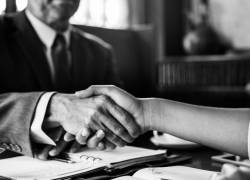 Exalcalde de Manabí es llamado a juicio por presunto tráfico de influencias en un contrato