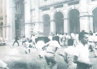 $!Estudiantes de secundaria y universitarios salieron a las calles de Guayaquil a protestar.