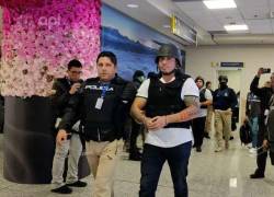 Daniel Salcedo llegando a Ecuador, deportado de Panamá. Foto Archivo API.