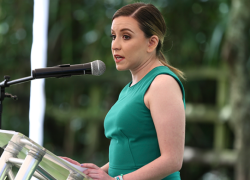 La secretaria de Derechos Humanos de Ecuador, Bernarda Ordóñez, habla durante una rueda de prensa, en Quito.