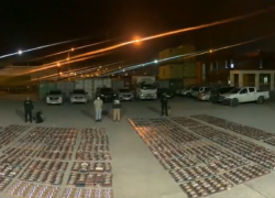 La Policía Nacional incautó más de dos toneladas de cocaína al interior de un contenedor en Guayaquil, que tenía como destino Europa.