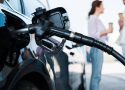 Costo de las gasolinas extra y ecopaís sube en Ecuador.