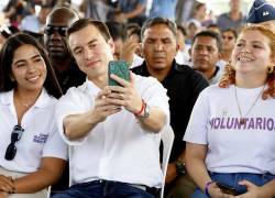 El presidente Daniel Noboa durante un encuentro con jóvenes.