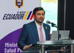 Fotografía del ministro de Salud, Jimmy Martin, durante el evento de socialización de la normativa, este viernes en la ciudad de Quito.