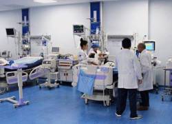 Repunte de pacientes COVID-19 obliga a incrementar camas en hospital del IESS en Quito