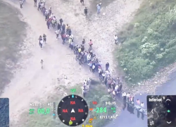 Miles de personas intentan ingresar a Colombia.