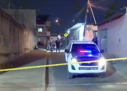 Adolescente fue atacado a disparos al salir de su colegio.