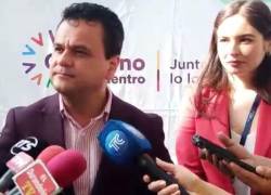 El Ministro del MIES, Esteban Bernal, anunció la destitución de un funcionario, durante su recorrido en Guayaquil.