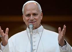 Papa León XIV fue sometido a una intervención quirúrgica para extraerle un tumor en el pulmón.