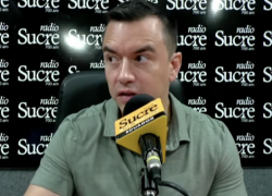 El presidente Daniel Noboa durante la entrevista con Radio Sucre.