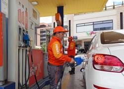 Vuelve a bajar el precio de las gasolinas en Ecuador.