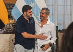 Fotografía tomada en septiembre del 2024, que muestra al alcalde de Guayaquil, Aquiles Alvarez, junto al entonces concejal, Raúl Chávez.