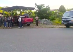 Policías fueron atacados en la vía a Tarapoa, en el cantón Lago Agrio, provincia de Sucumbíos.