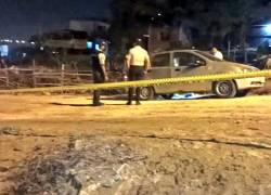 Hallan cuatro cadáveres dentro de un carro en Santa Elena: dos estaban atados en la cajuela