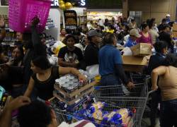 Compradores colmaron a lo largo de la semana pasada los puerpmercados Coral, en Guayaquil.
