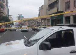 Hombre cae desde el tercer piso de un hotel del centro de Guayaquil; investigan su muerte