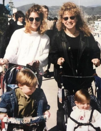 $!Sus madres eran mejores amigas, crecieron juntos, y se casaron