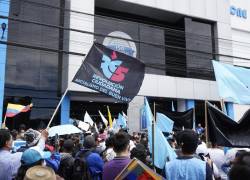 Militantes de Revolución Ciudadana en la Delegación Provincial de Pichincha el 11 de agosto de 2022.