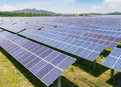 Se estima que la planta generará aproximadamente 106.000 MW/h anuales. (Foto referencial de planta fotovoltaica)