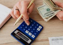 Jubilados del Ministerio de Educación apelarán la decisión judicial que rechazó su acción de protección por el retraso en la devolución del IVA.