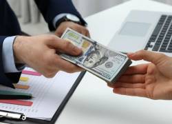 Foto referencial de un préstamo quirografario del IESS. Antes de solicitarlo debes tener en cuenta estar al día en tus aportaciones.