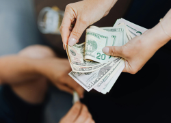 Bono Raíces entregará USD 1.000 a 100.000 familias rurales y costeras desde septiembre de 2025.