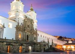 Imagen de la Plaza de San Francisco en el centro de Quito. El 6 de diciembre se conmemora un año más de la Fundación de la capital ecuatoriana.