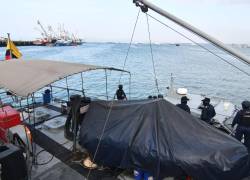 Autoridades decomisan droga en el Puerto de Manta.