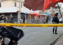 Sujetos armados irrumpieron en el populoso sector para acabar con la vida de cinco personas.