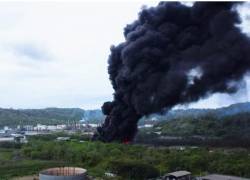 Incendio en Petroecuador, en una fotografìa de archivo del 5 de marzo de 2026.