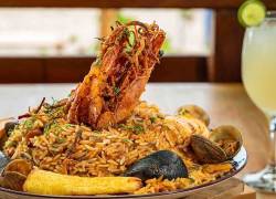 Plato de arroz engabadeño un plato típico de la comuna Engabado, ubicada a menos de 30 minutos de Playas Villamil.