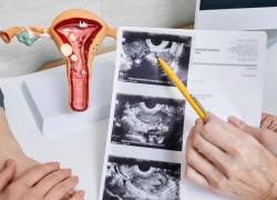 Mujer en consulta ginecológica.