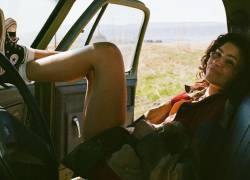 Imagen en la se ve a Zendaya en la piel de su personaje de Euphoria, Rue, con la que HBO Max dio a conocer la fecha de estreno de su temporada 3.