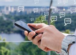 Los chats y archivos de WhatsApp pueden llenar rápidamente el espacio de tu celular, por ello una práctica para ayudarte a liberar ese espacio es liberar tu papelera